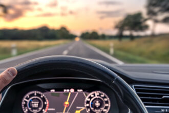 Volant sport automobile : retrouver les vraies sensations de pilotage